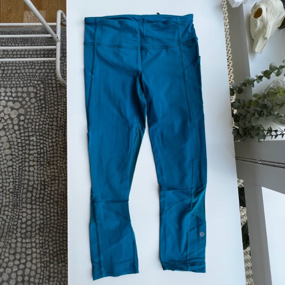 Teal Lululemon crops